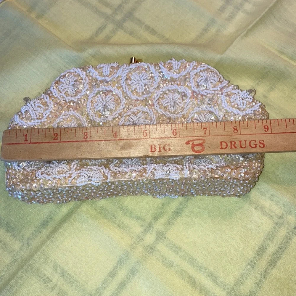 Vtg. BRITISH HONG KONG evening bag, 9 x 5 1/2 x 1 1/2” beaded white $58 - Picture 6 of 8